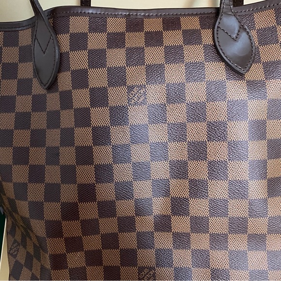 Louis Vuitton Neverfull MM tote unites timeless design in Damier Ebene canvas - Picture 8 of 16